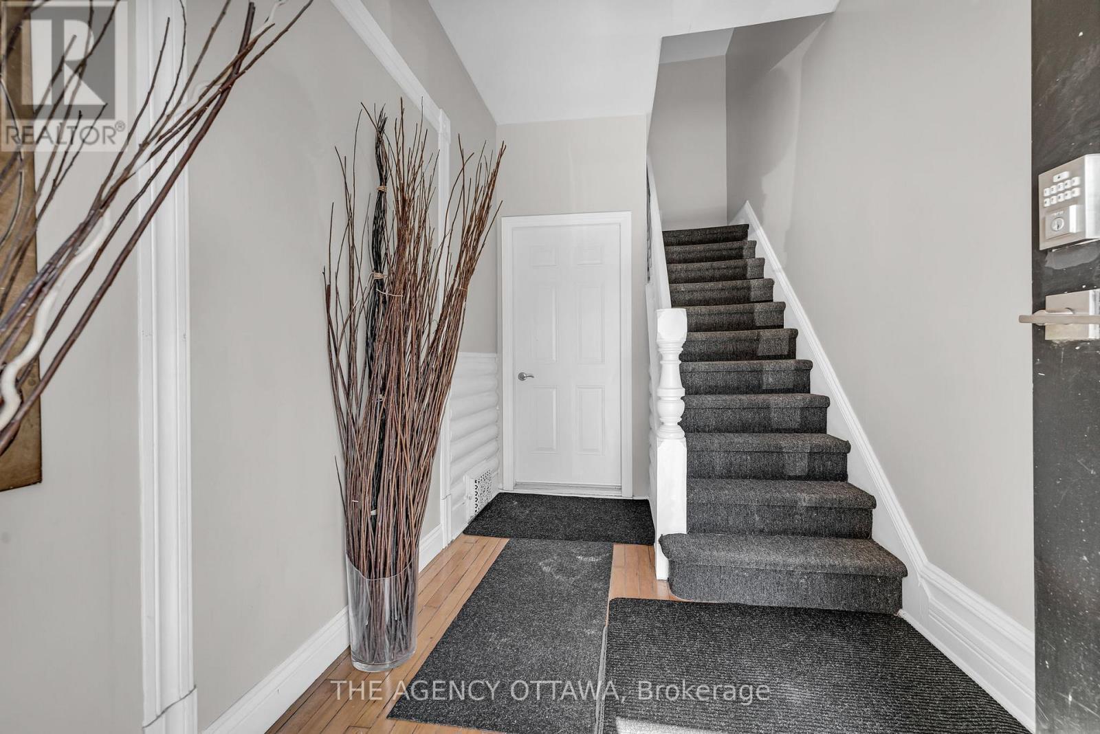 Foyer - Unit #1 & 2 - 57 Lees Avenue, Ottawa, ON - Indoor Photo Showing Other Room