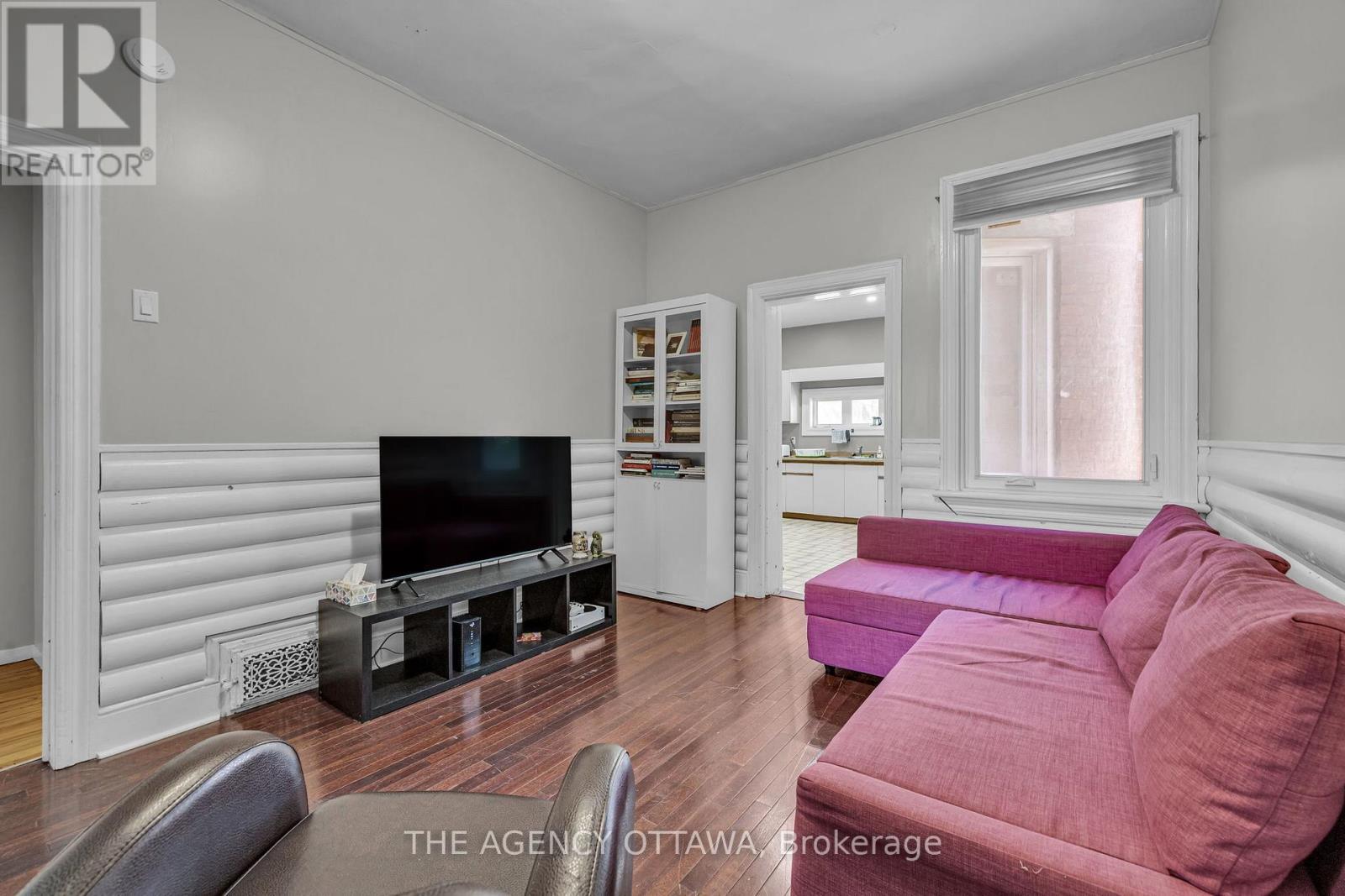 Living Space - Main Level Unit - 57 Lees Avenue, Ottawa, ON - Indoor Photo Showing Living Room