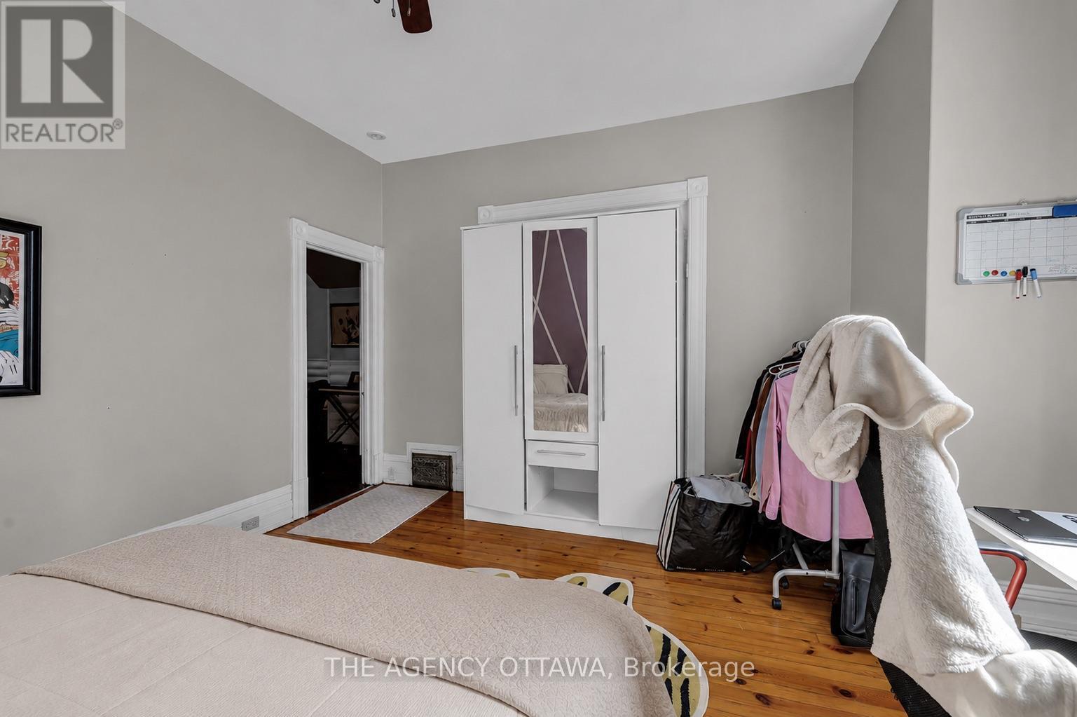 Room #2 - Main Level Unit - 57 Lees Avenue, Ottawa, ON - Indoor Photo Showing Bedroom