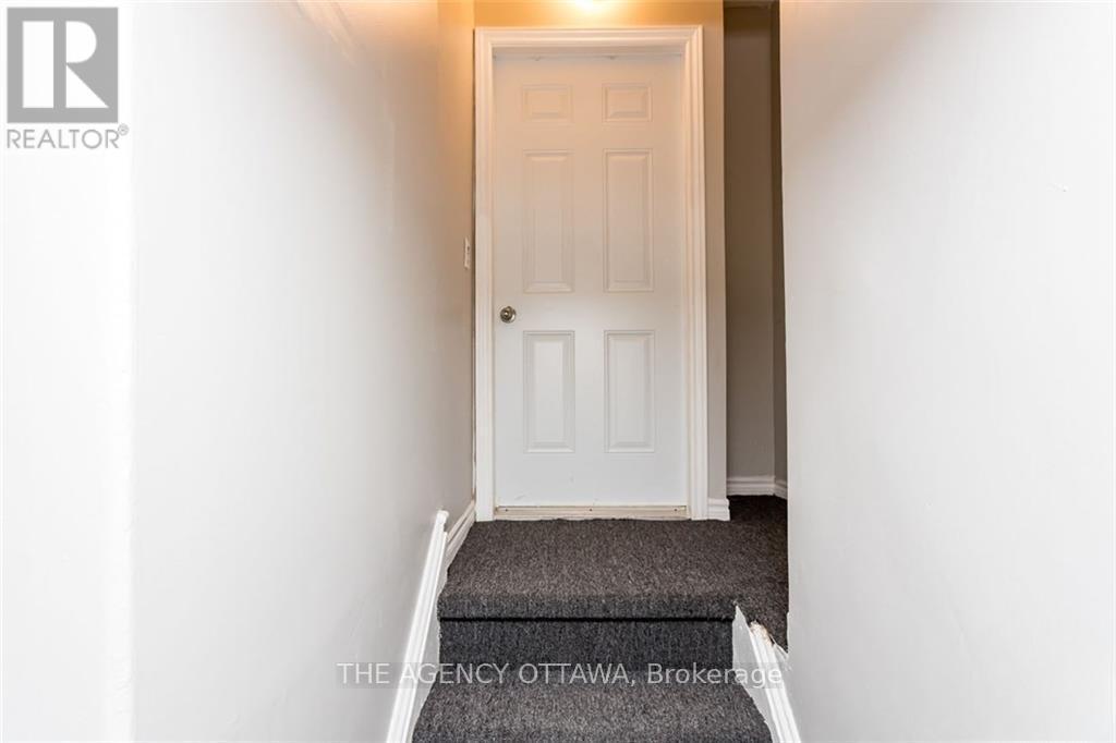 Entrance Unit #2 - 57 Lees Avenue, Ottawa, ON - Indoor Photo Showing Other Room