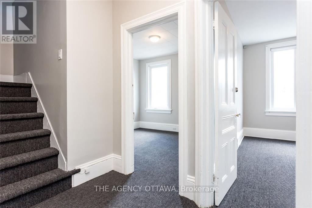 Hallway Unit #2 - 57 Lees Avenue, Ottawa, ON - Indoor Photo Showing Other Room