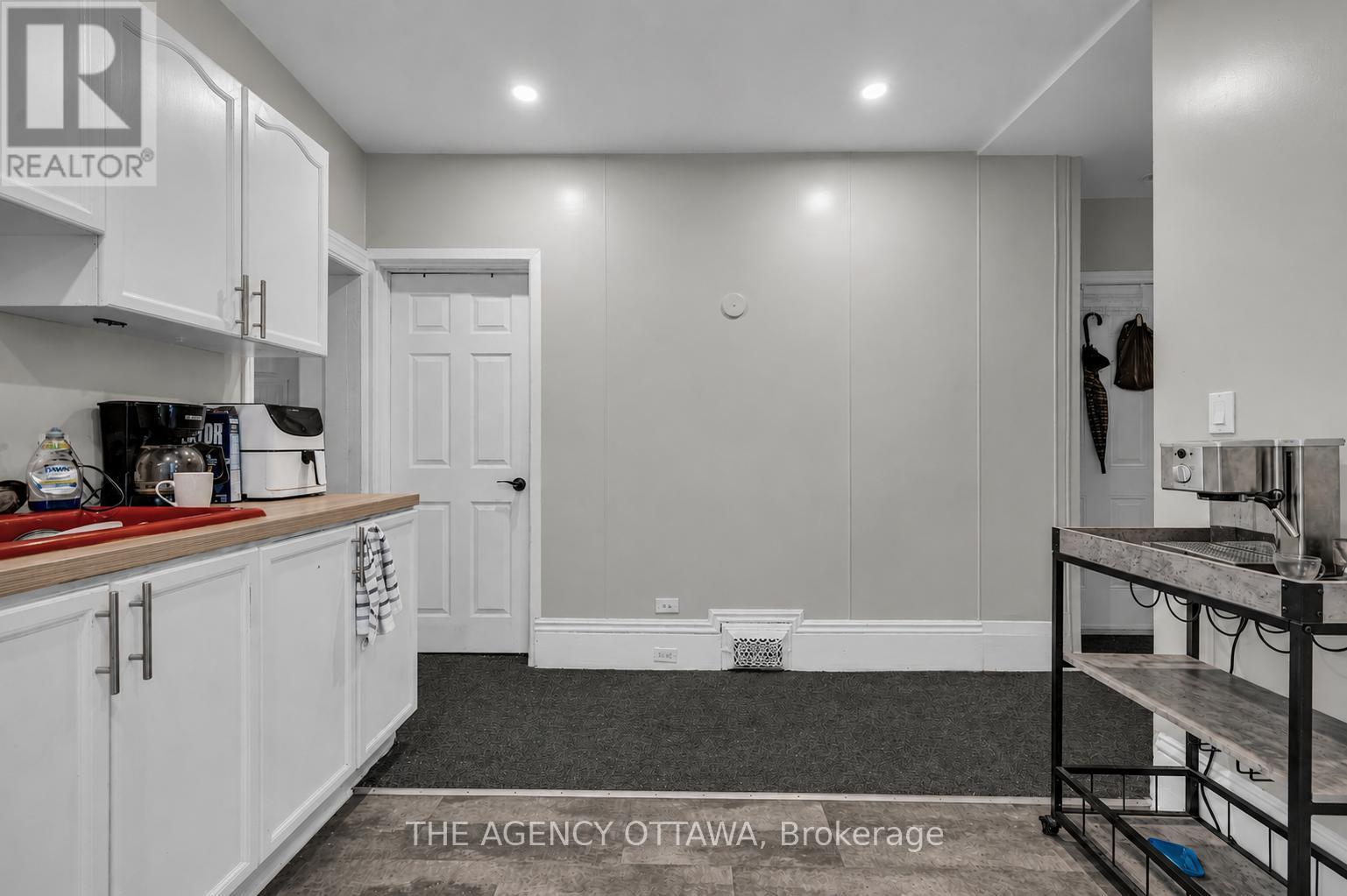 Second Kitchen (Unit #2) + Hallway to Laundry - 57 Lees Avenue, Ottawa, ON - Indoor