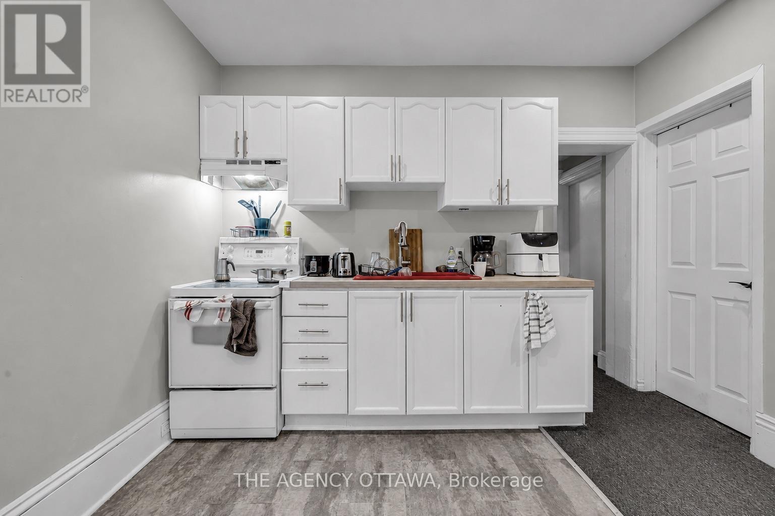 Second Kitchen (Unit #2) - 57 Lees Avenue, Ottawa, ON - Indoor Photo Showing Kitchen