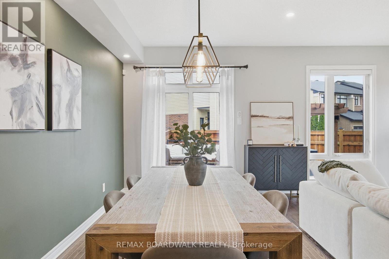 375 Cooks Mill Crescent, Ottawa, ON - Indoor Photo Showing Dining Room