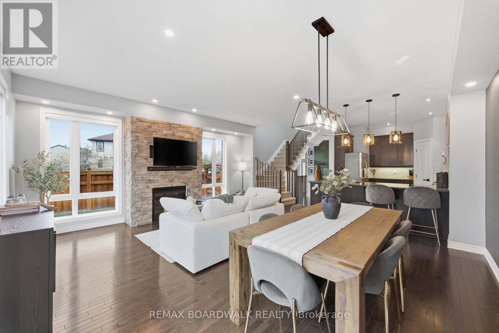 375 Cooks Mill Crescent, Ottawa, ON - Indoor With Fireplace