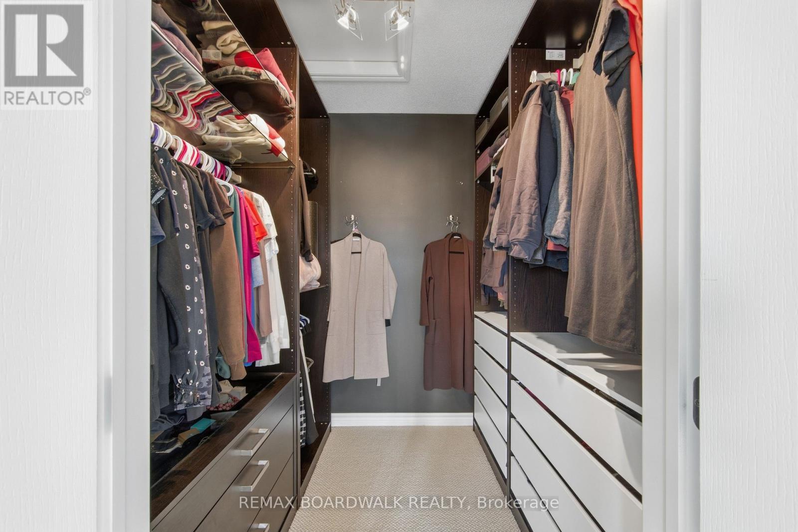 375 Cooks Mill Crescent, Ottawa, ON - Indoor Photo Showing Other Room