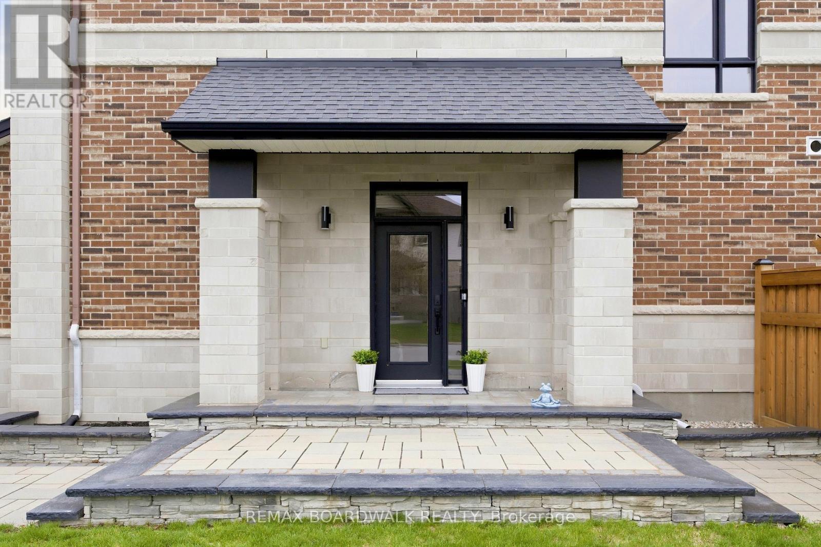 375 Cooks Mill Crescent, Ottawa, ON - Outdoor