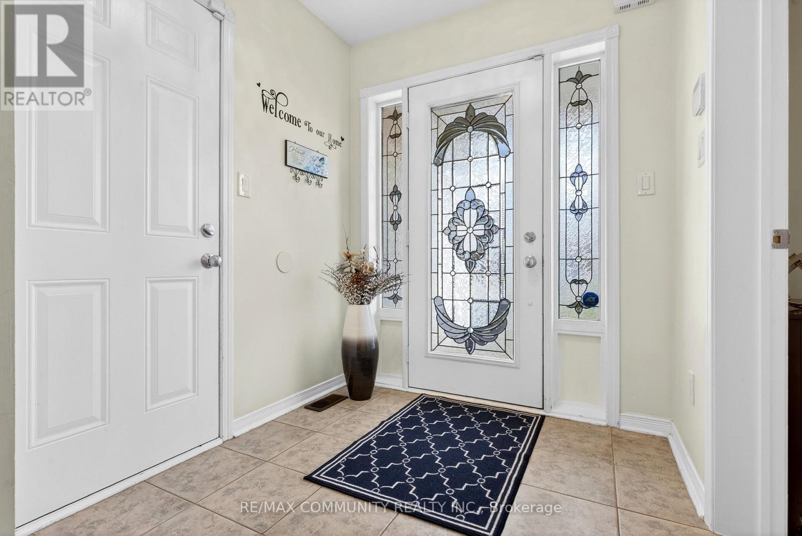 1210 Meath Drive, Oshawa, ON - Indoor Photo Showing Other Room