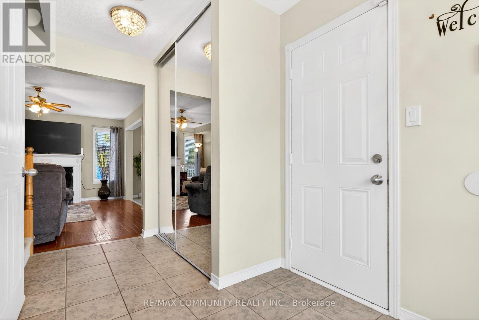 1210 Meath Drive, Oshawa, ON - Indoor With Fireplace
