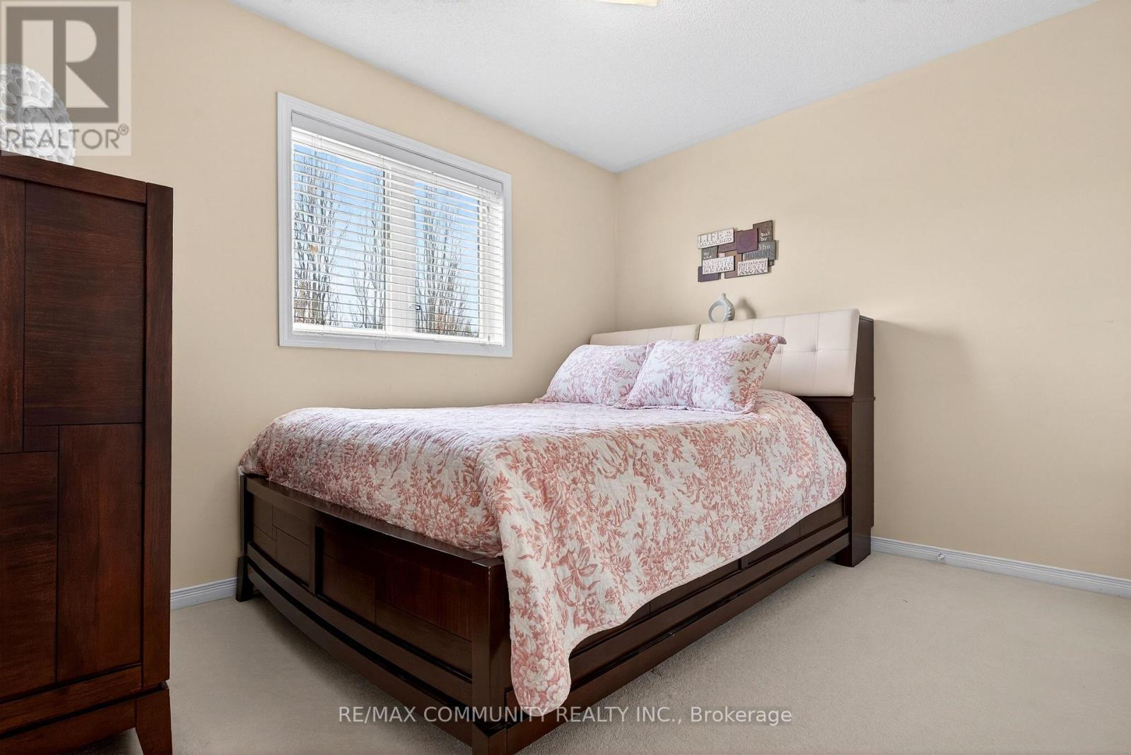 1210 Meath Drive, Oshawa, ON - Indoor Photo Showing Other Room