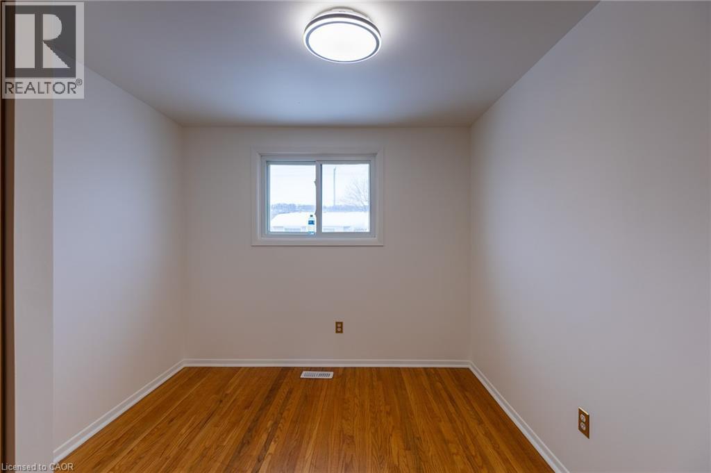 1 Eldrid Court Unit# Main, Grimsby, ON - Indoor Photo Showing Other Room