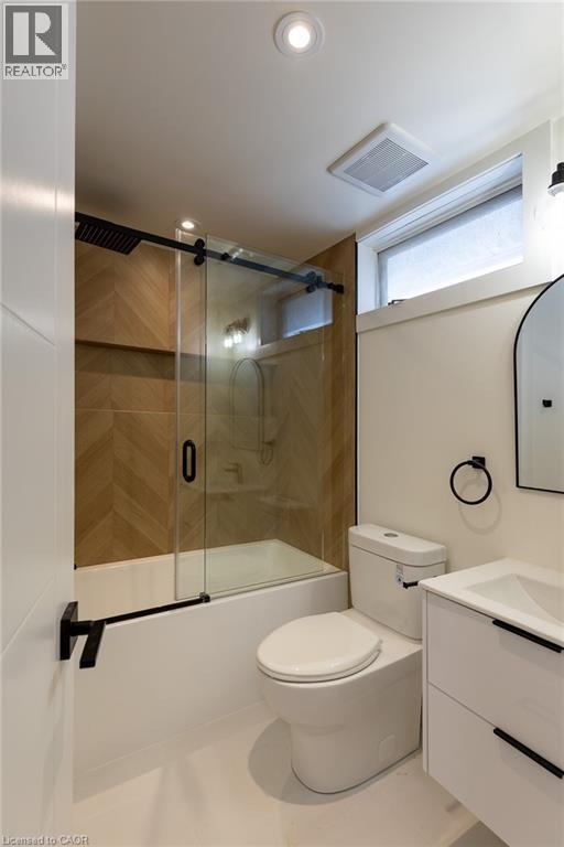 1 Eldrid Court Unit# Main, Grimsby, ON - Indoor Photo Showing Bathroom