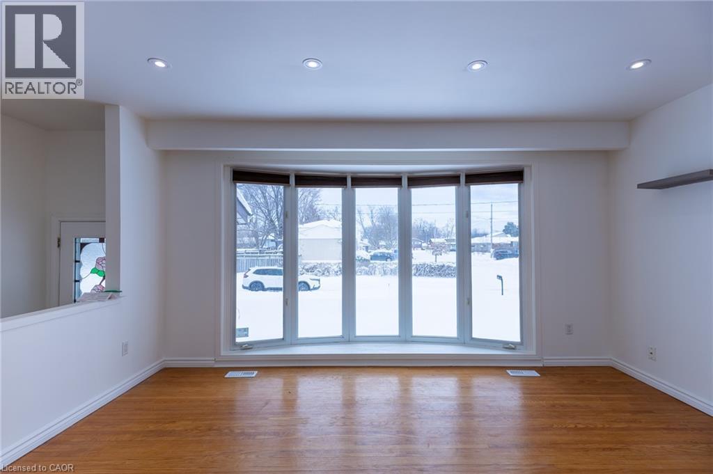 1 Eldrid Court Unit# Main, Grimsby, ON - Indoor Photo Showing Other Room