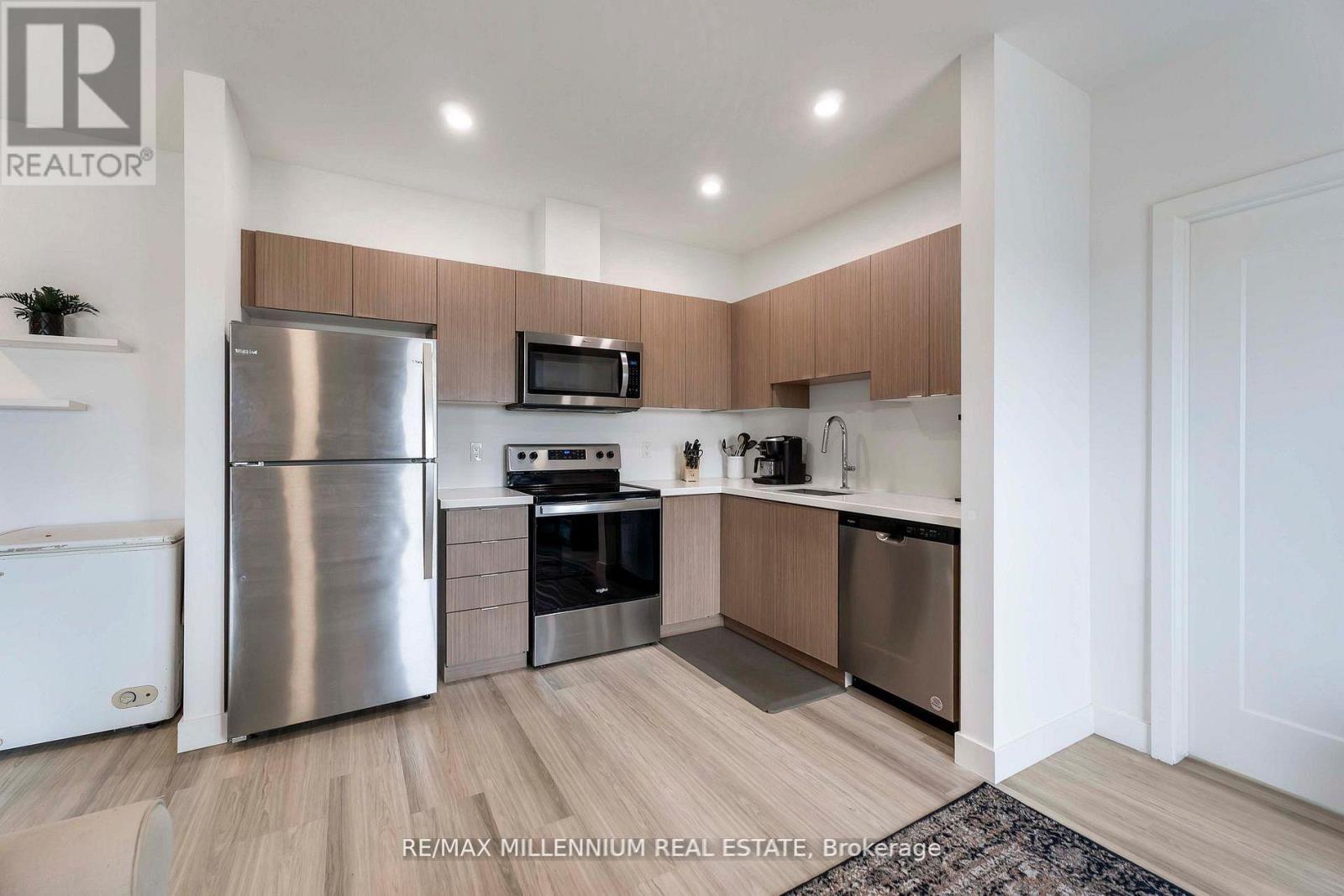 306 - 408 Dundas Street S, Cambridge, ON - Indoor Photo Showing Kitchen