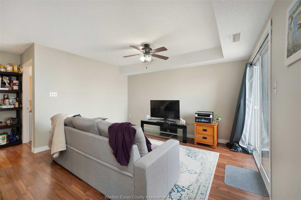 206-3000 Sandwich Street, Windsor, ON