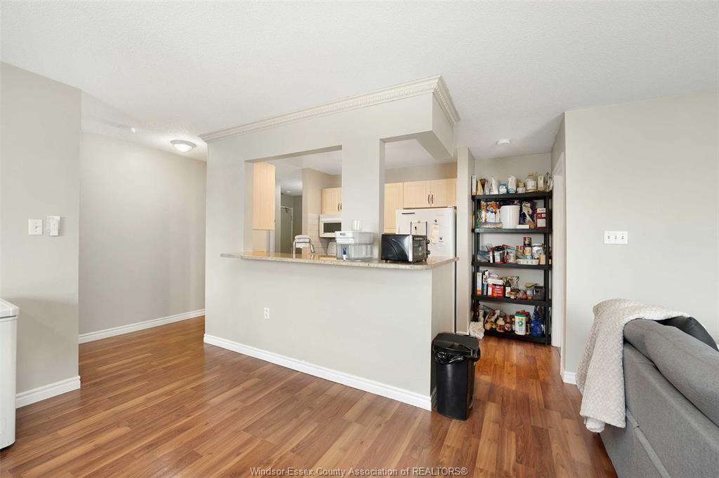 206-3000 Sandwich Street, Windsor, ON