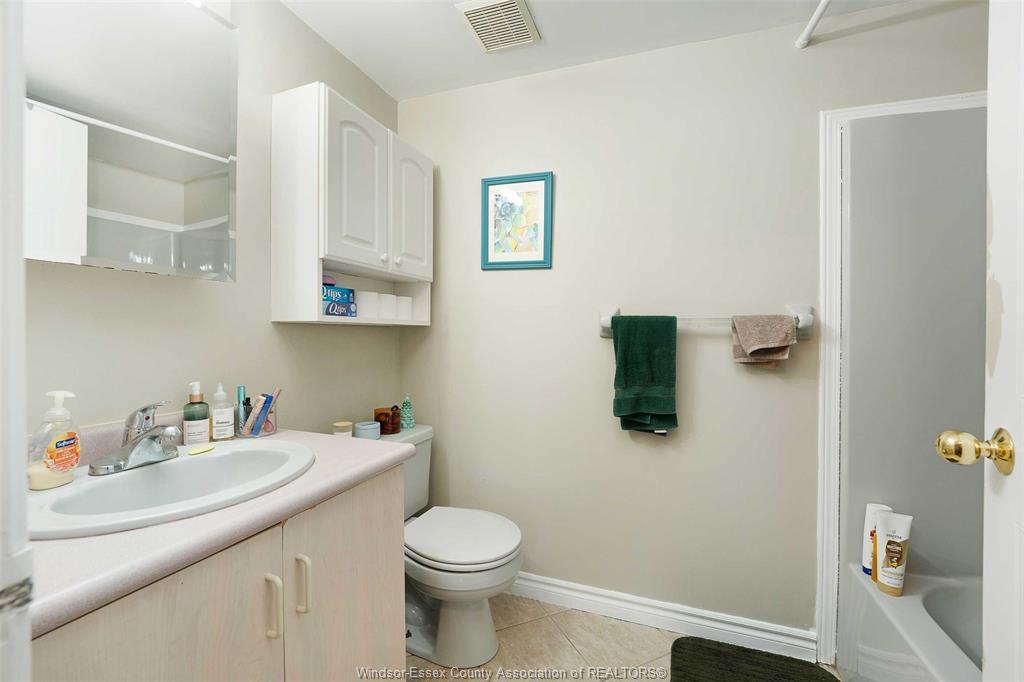 206-3000 Sandwich Street, Windsor, ON