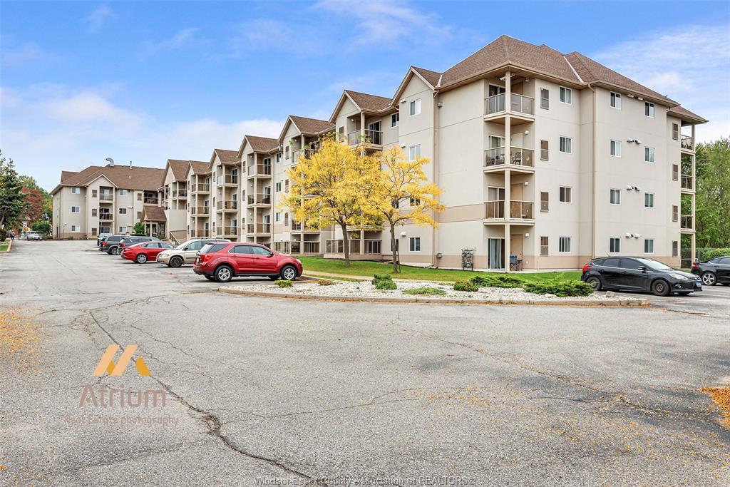 206-3000 Sandwich Street, Windsor, ON