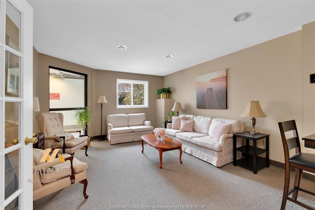 206-3000 Sandwich Street, Windsor, ON