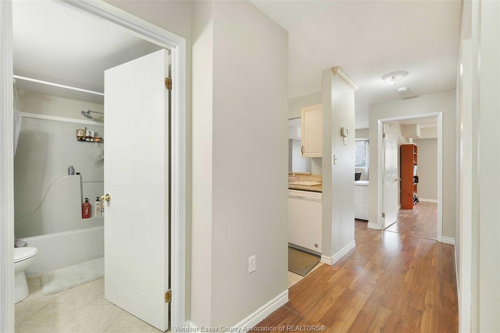 206-3000 Sandwich Street, Windsor, ON