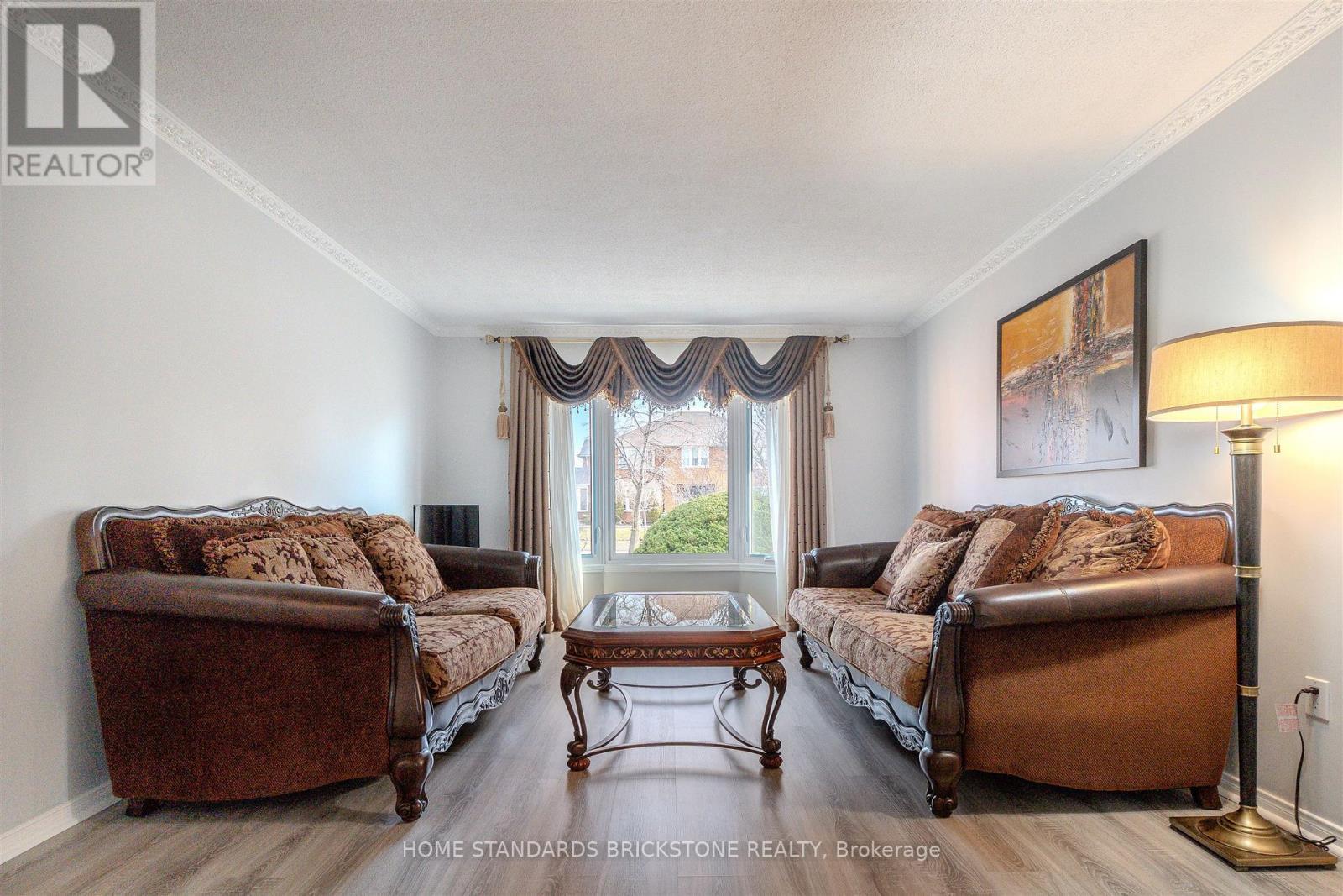 4538 Penhallow Road, Mississauga, ON - Indoor Photo Showing Living Room