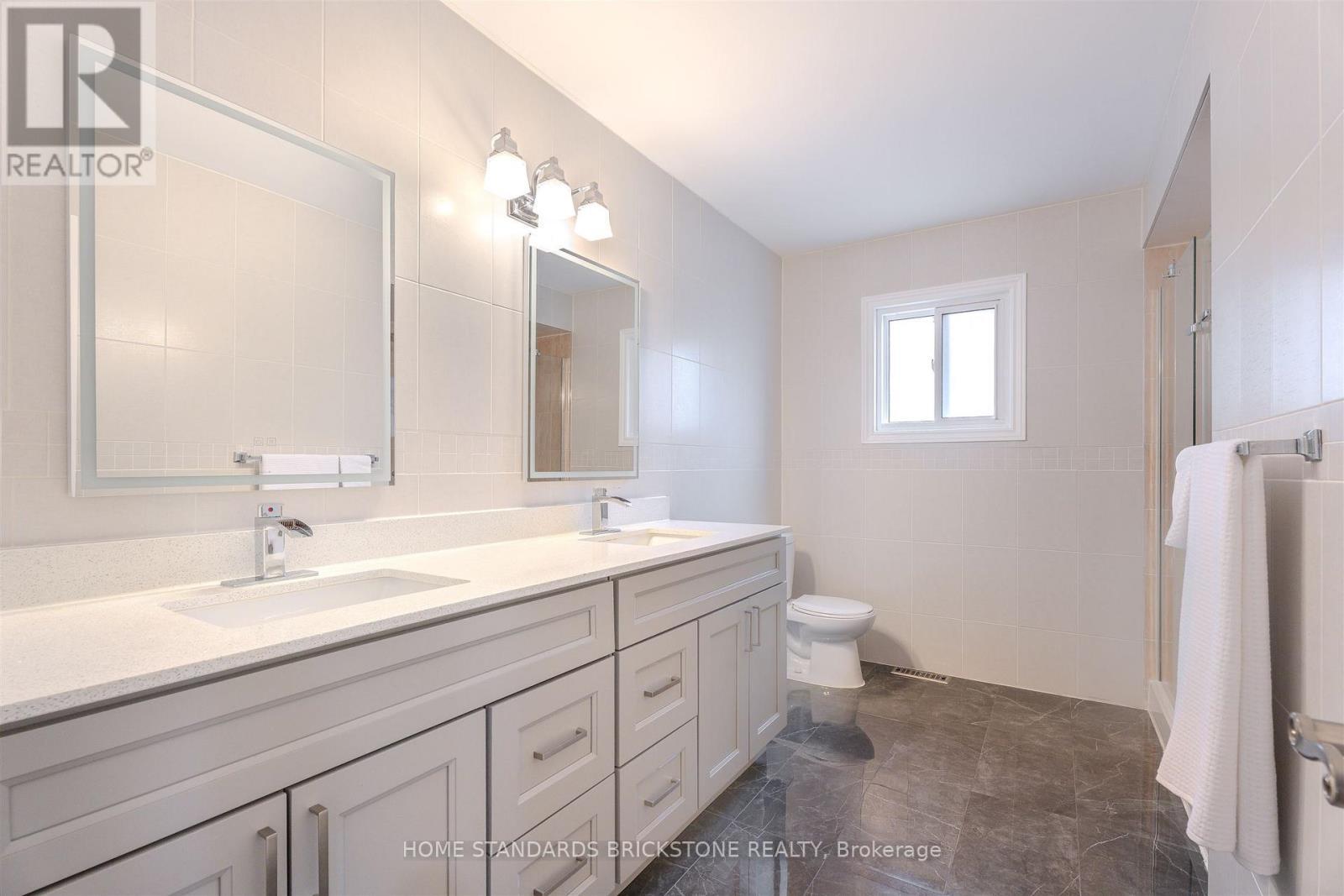 4538 Penhallow Road, Mississauga, ON - Indoor Photo Showing Bathroom