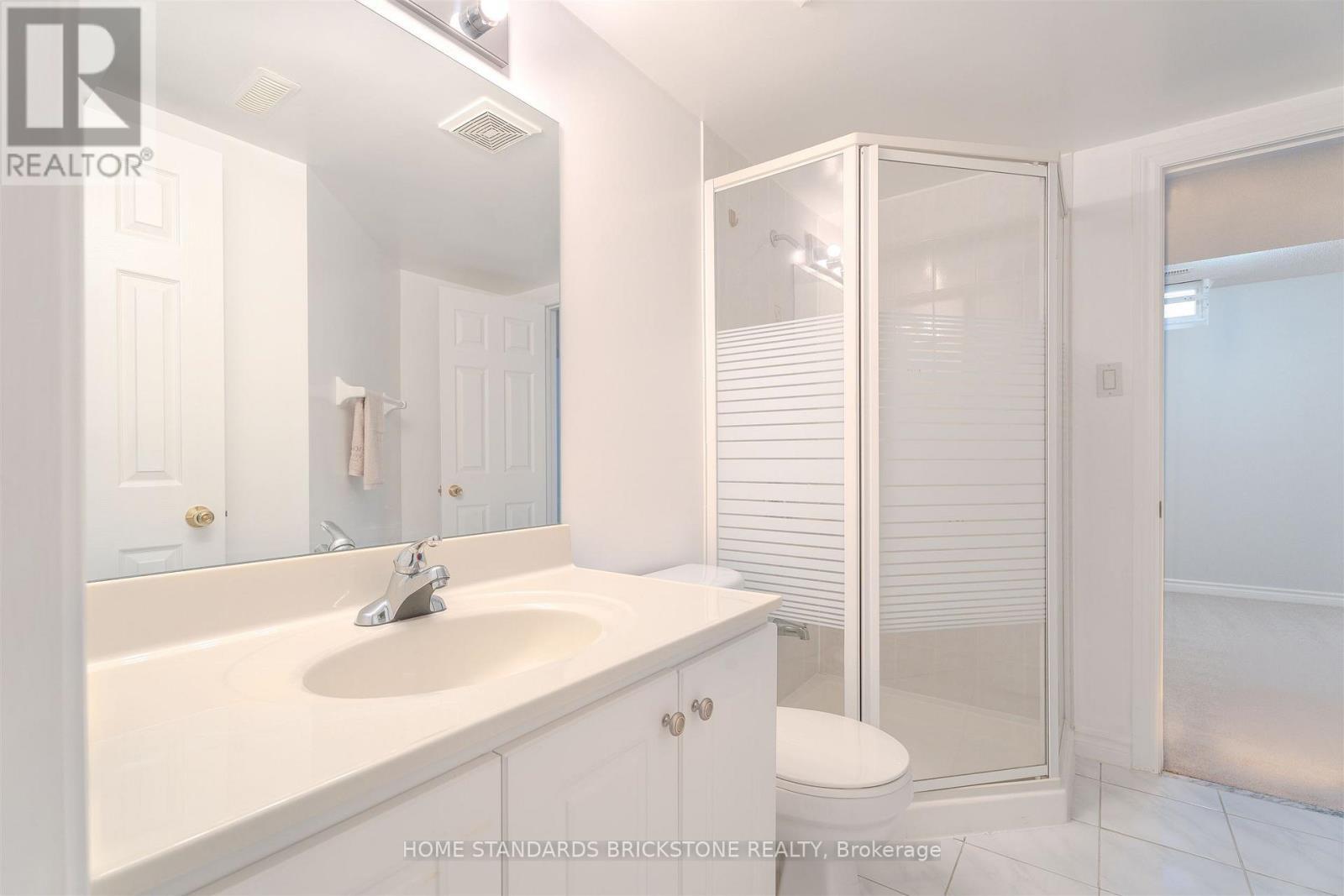 4538 Penhallow Road, Mississauga, ON - Indoor Photo Showing Bathroom