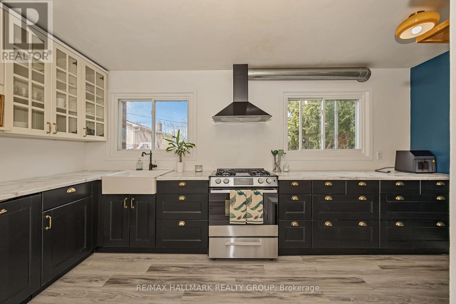 2661 Conn Street, Ottawa, ON - Indoor Photo Showing Kitchen