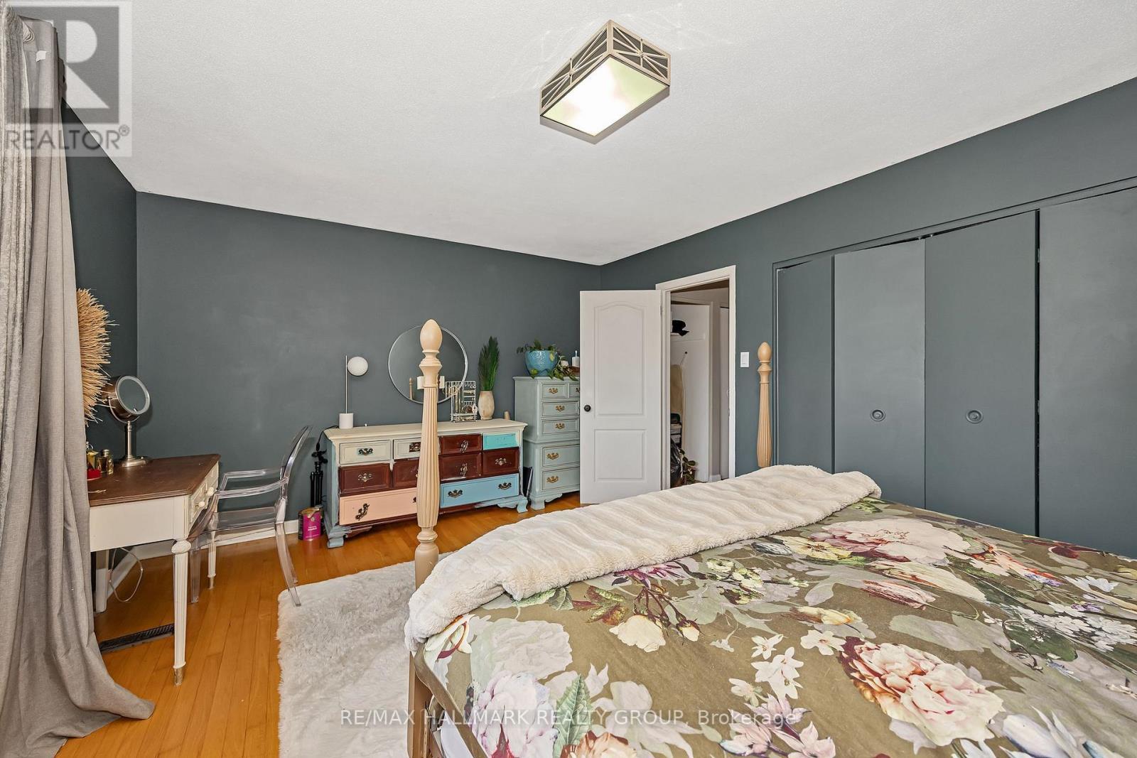 2661 Conn Street, Ottawa, ON - Indoor Photo Showing Bedroom