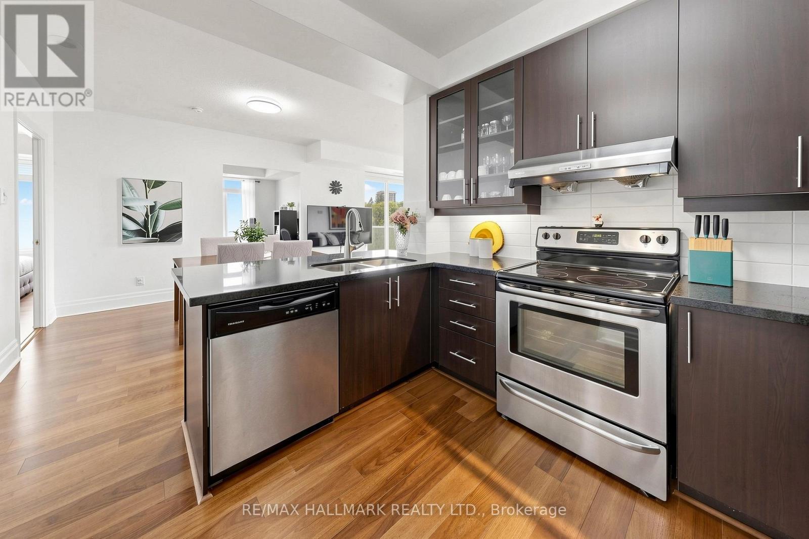 203 - 151 Upper Duke Crescent, Markham, ON - Indoor Photo Showing Kitchen With Stainless Steel Kitchen