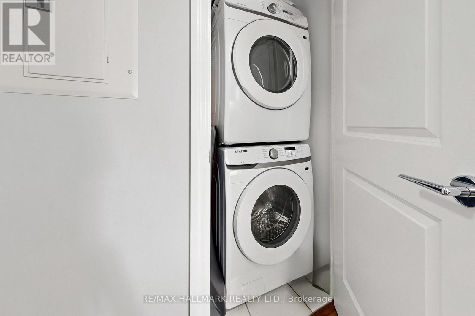 203 - 151 Upper Duke Crescent, Markham, ON - Indoor Photo Showing Laundry Room
