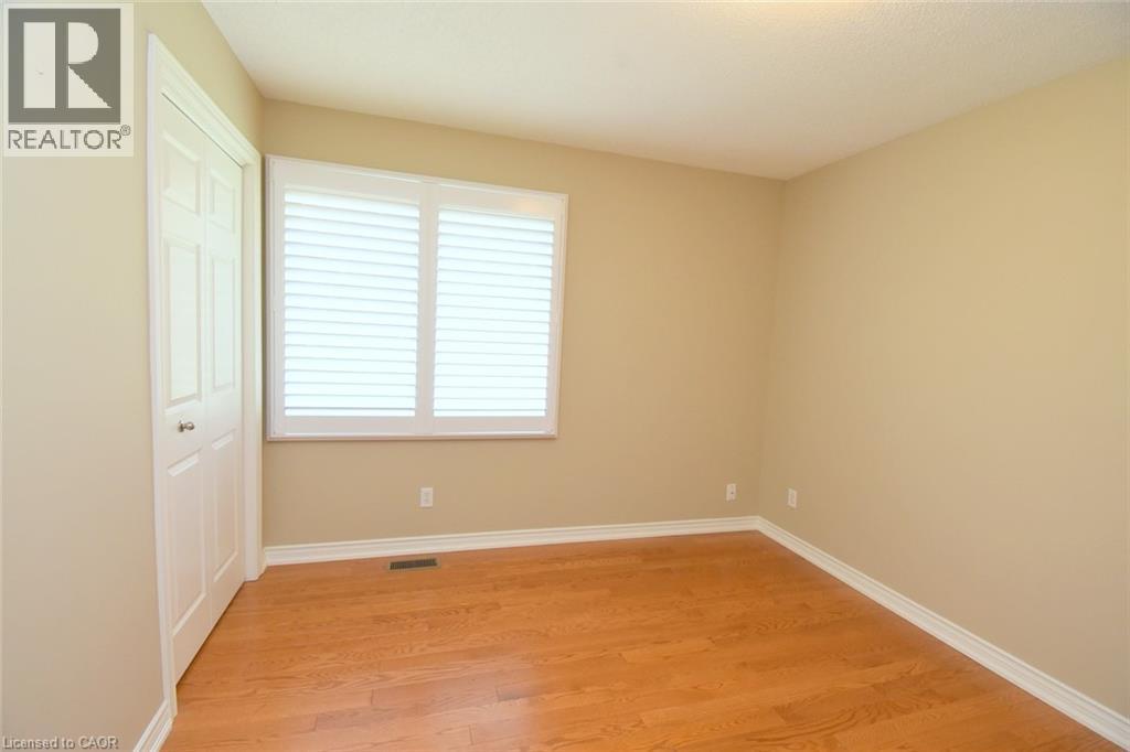 320 Hamilton Drive Unit# 4, Ancaster, ON - Indoor Photo Showing Other Room