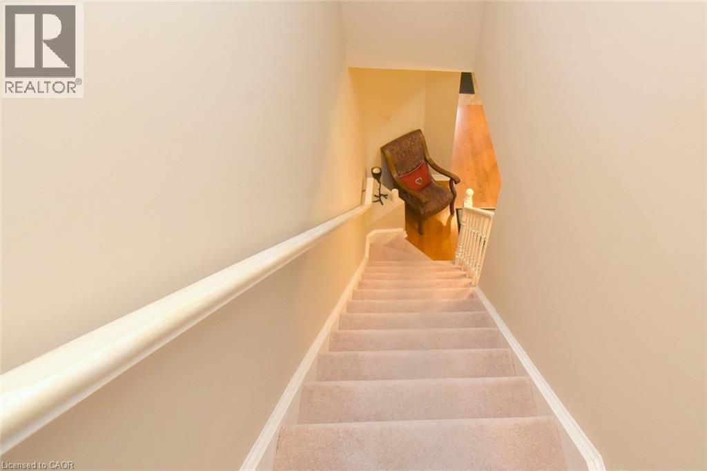 320 Hamilton Drive Unit# 4, Ancaster, ON - Indoor Photo Showing Other Room