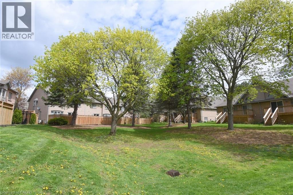 320 Hamilton Drive Unit# 4, Ancaster, ON - Outdoor