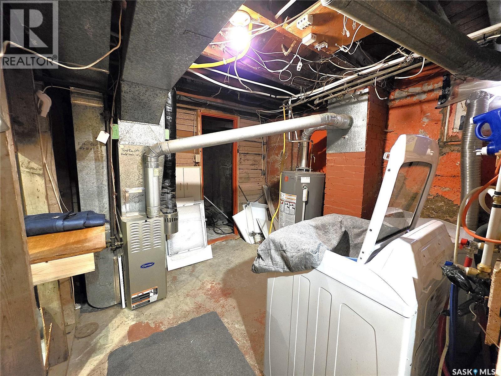 829 I Avenue N, Saskatoon, SK - Indoor