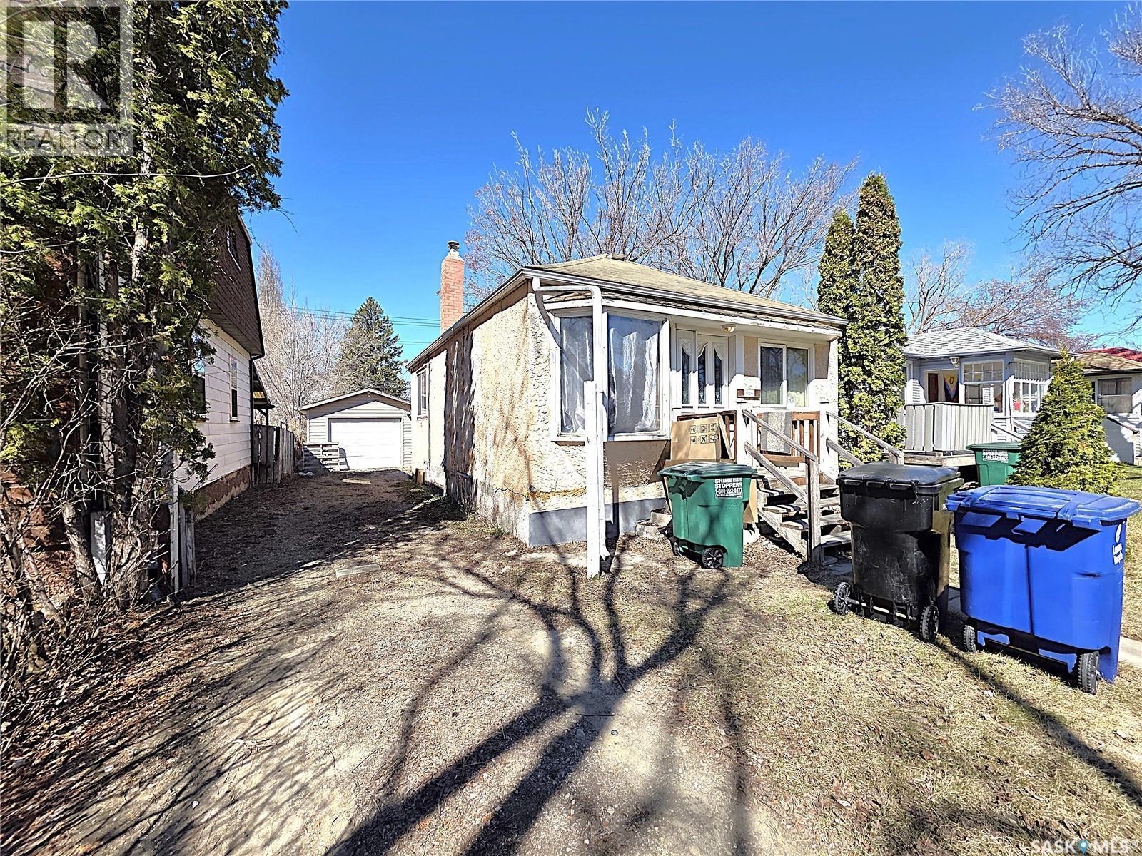 829 I Avenue N, Saskatoon, SK - Outdoor