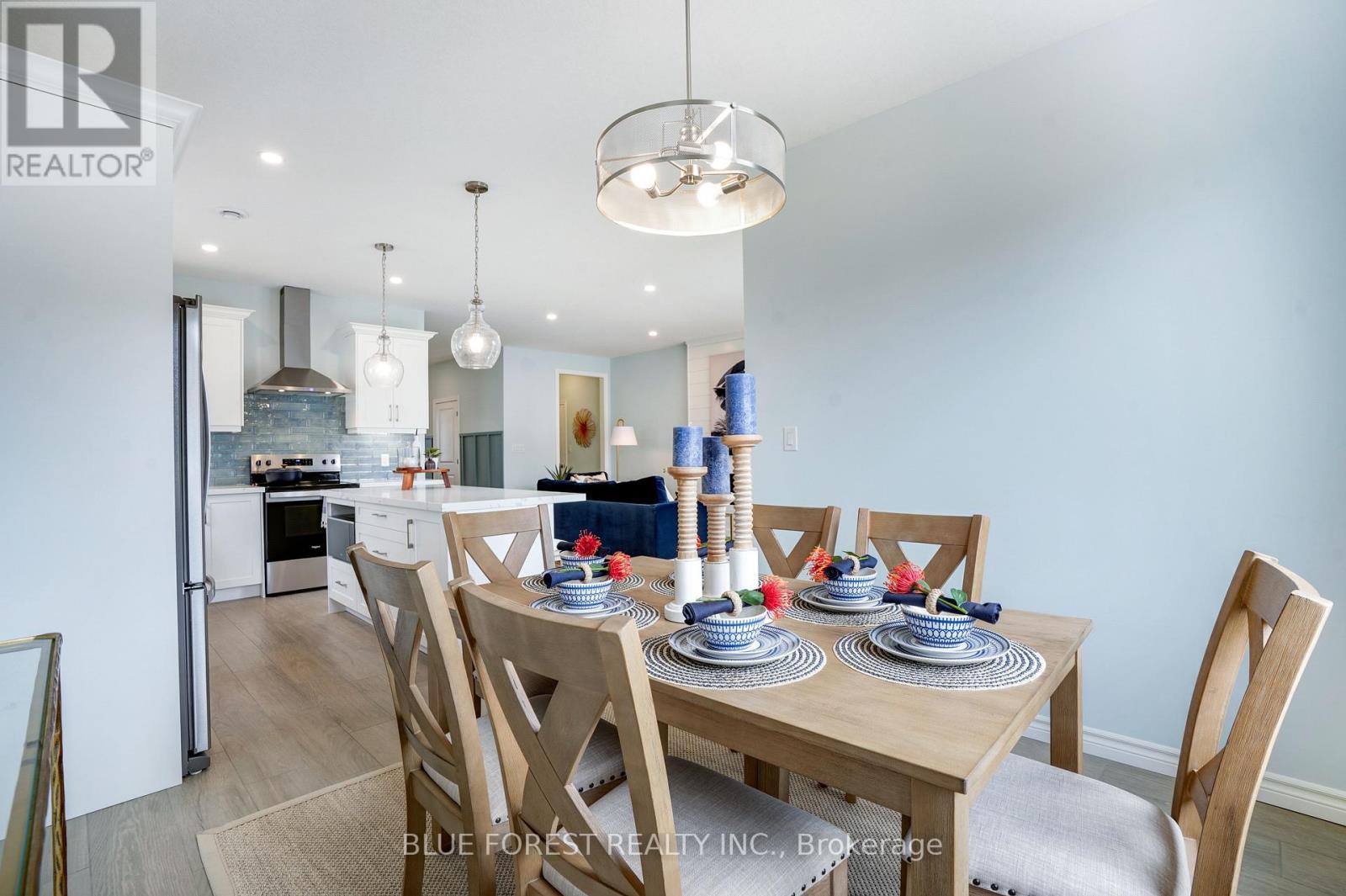 25 Harbour Way, Central Elgin (Port Stanley), ON - Indoor Photo Showing Dining Room