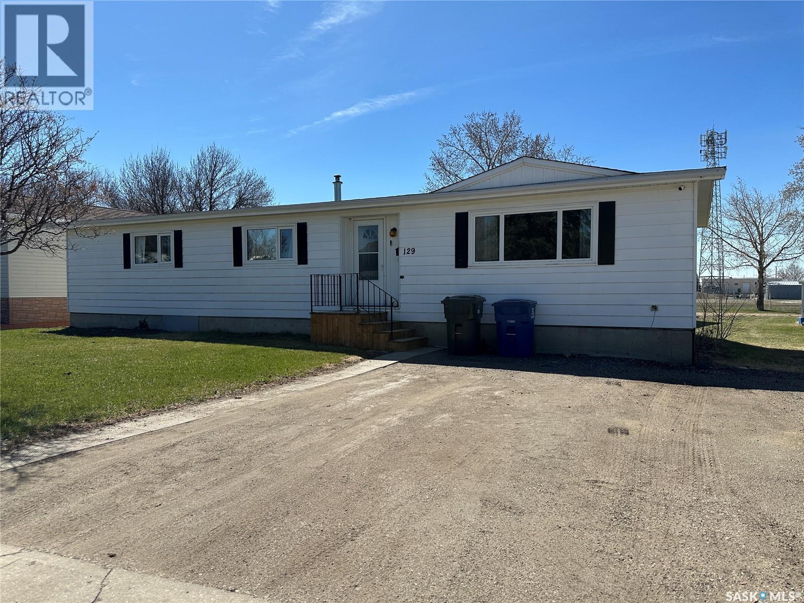 129 Laing Crescent, Weyburn, SK