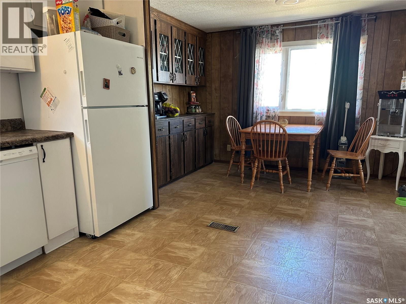 129 Laing Crescent, Weyburn, SK