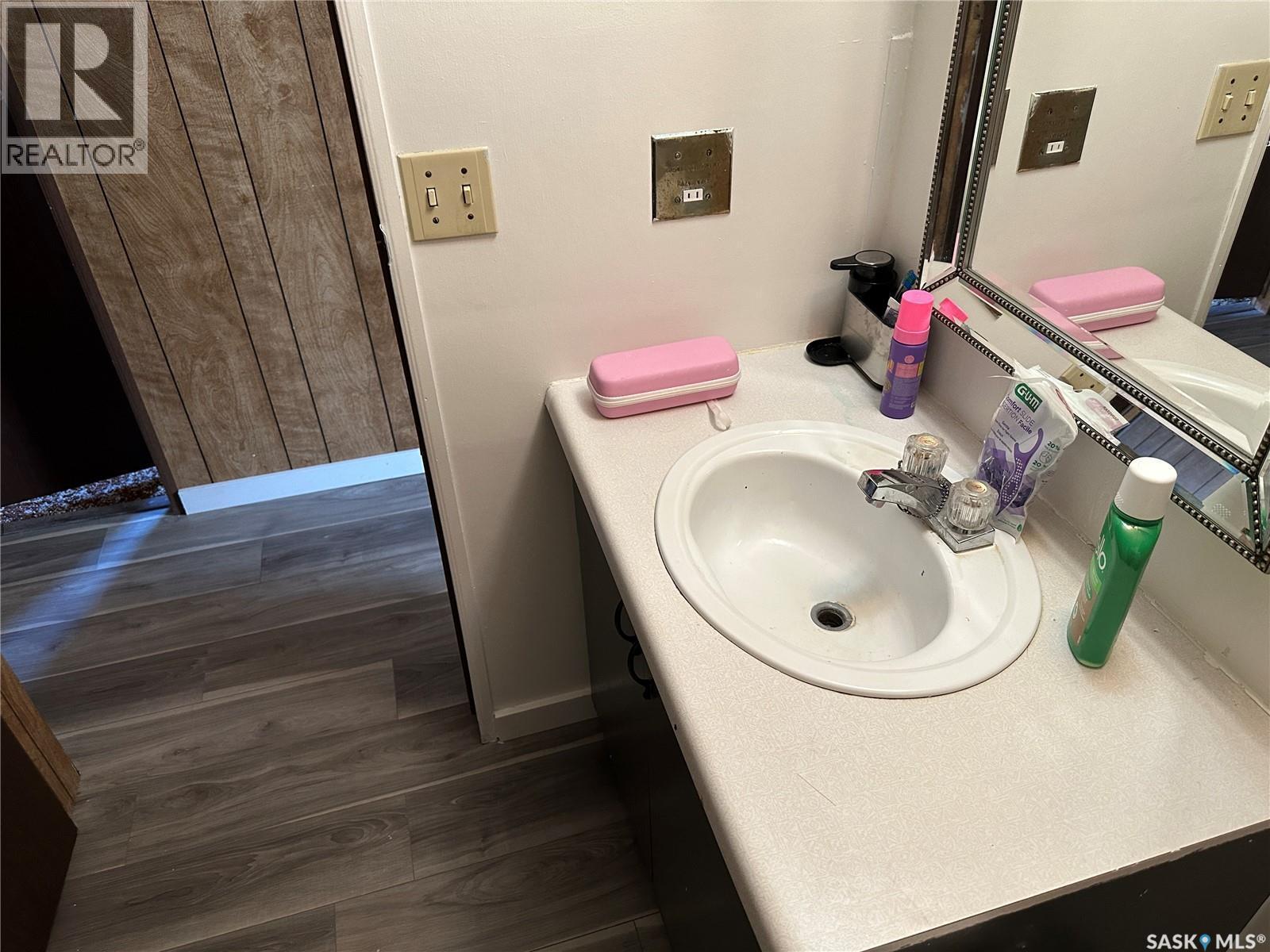 129 Laing Crescent, Weyburn, SK