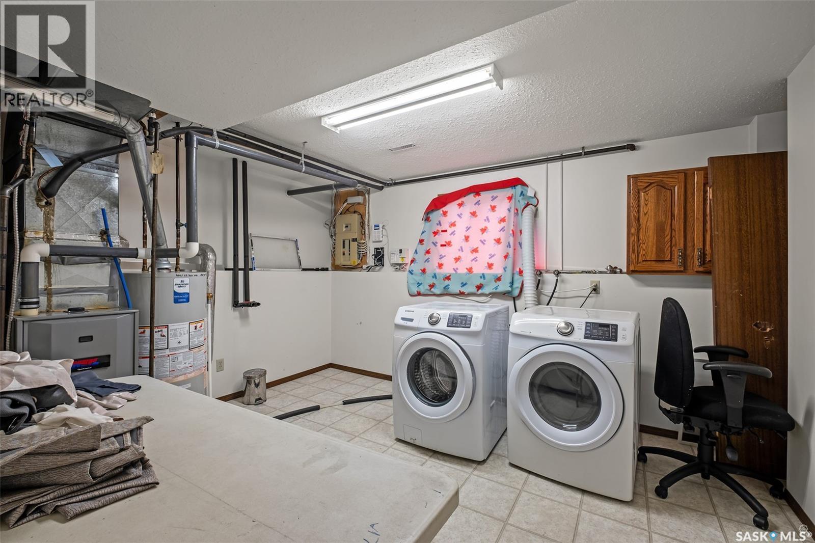 3367 15Th Avenue E, Prince Albert, SK - Indoor Photo Showing Laundry Room