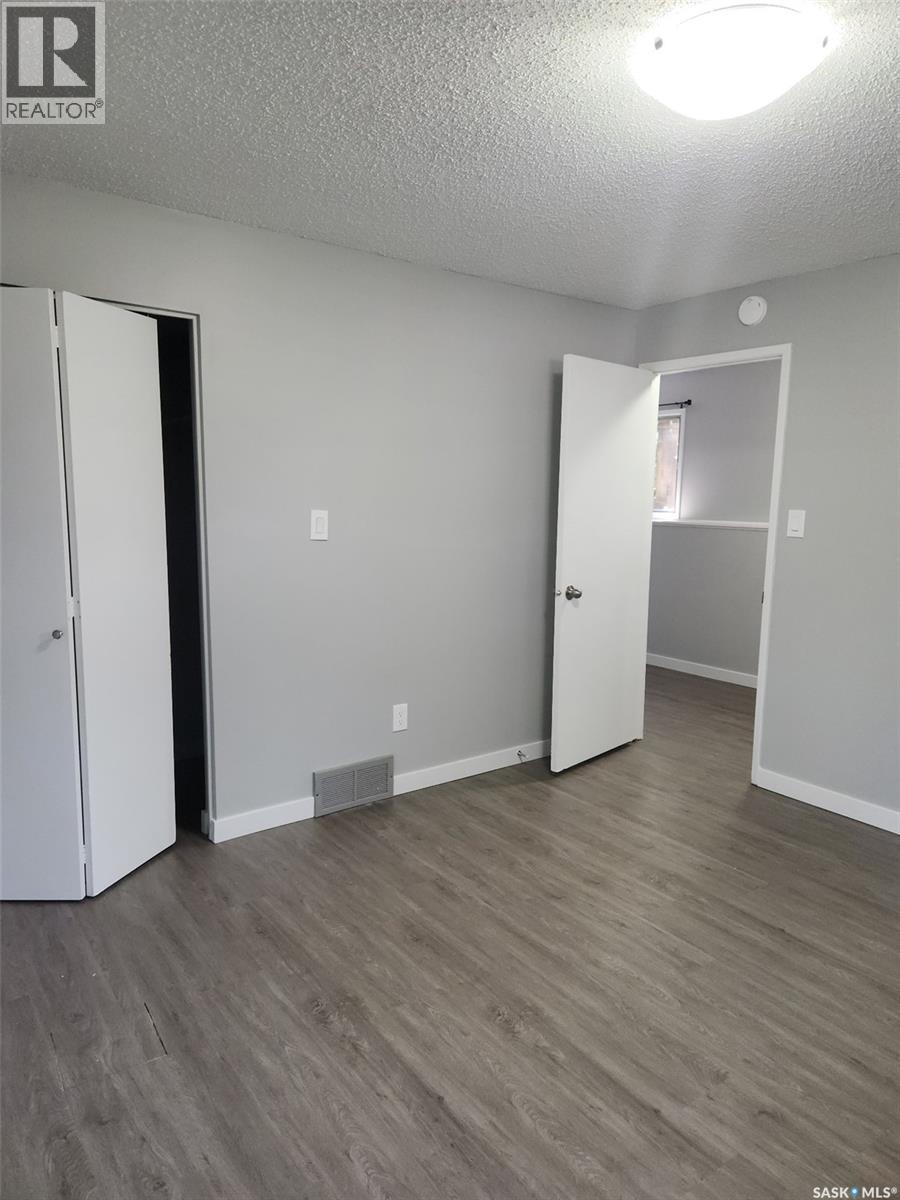 3615-3617 Fairlight Drive, Saskatoon, SK - Indoor Photo Showing Other Room