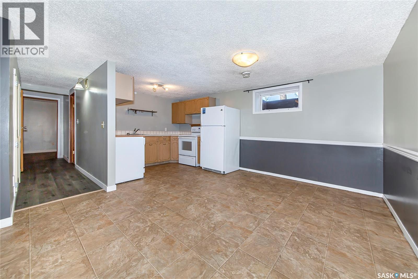 3024 14Th Street E, Saskatoon, SK - Indoor Photo Showing Kitchen