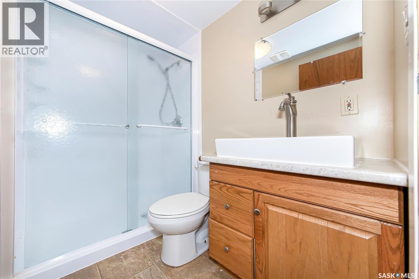 3024 14Th Street E, Saskatoon, SK - Indoor Photo Showing Bathroom