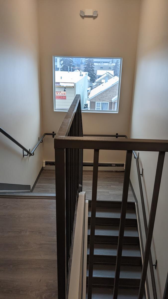 10919 97 Street Nw, Edmonton, AB - Indoor Photo Showing Other Room