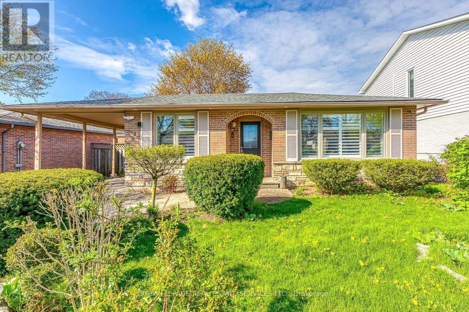 3125 Centennial Drive, Burlington, ON - Outdoor