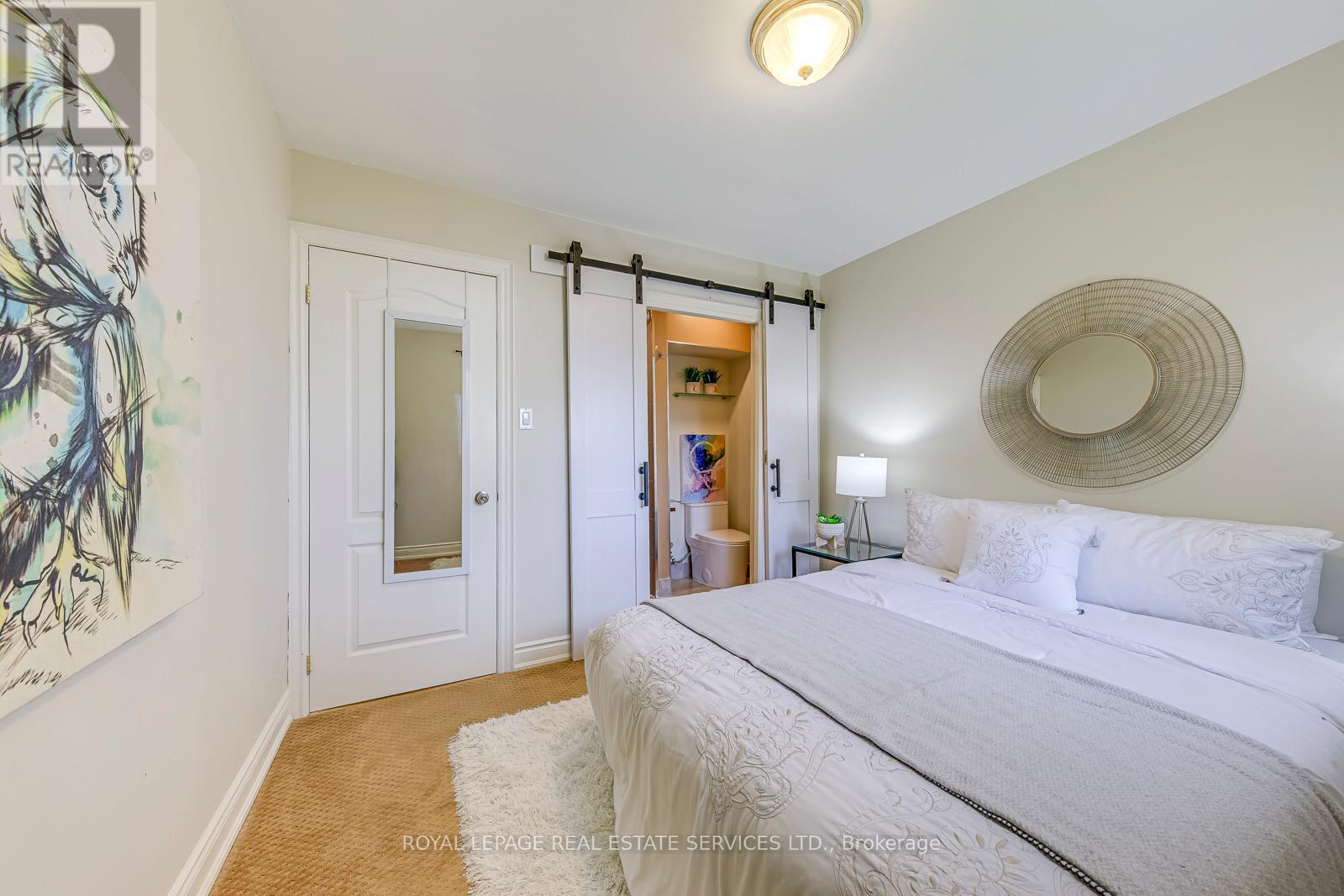 3125 Centennial Drive, Burlington, ON - Indoor Photo Showing Bedroom