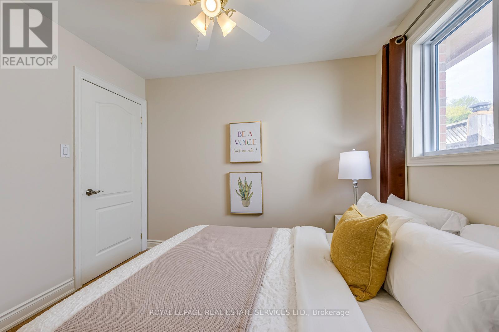3125 Centennial Drive, Burlington, ON - Indoor Photo Showing Bedroom