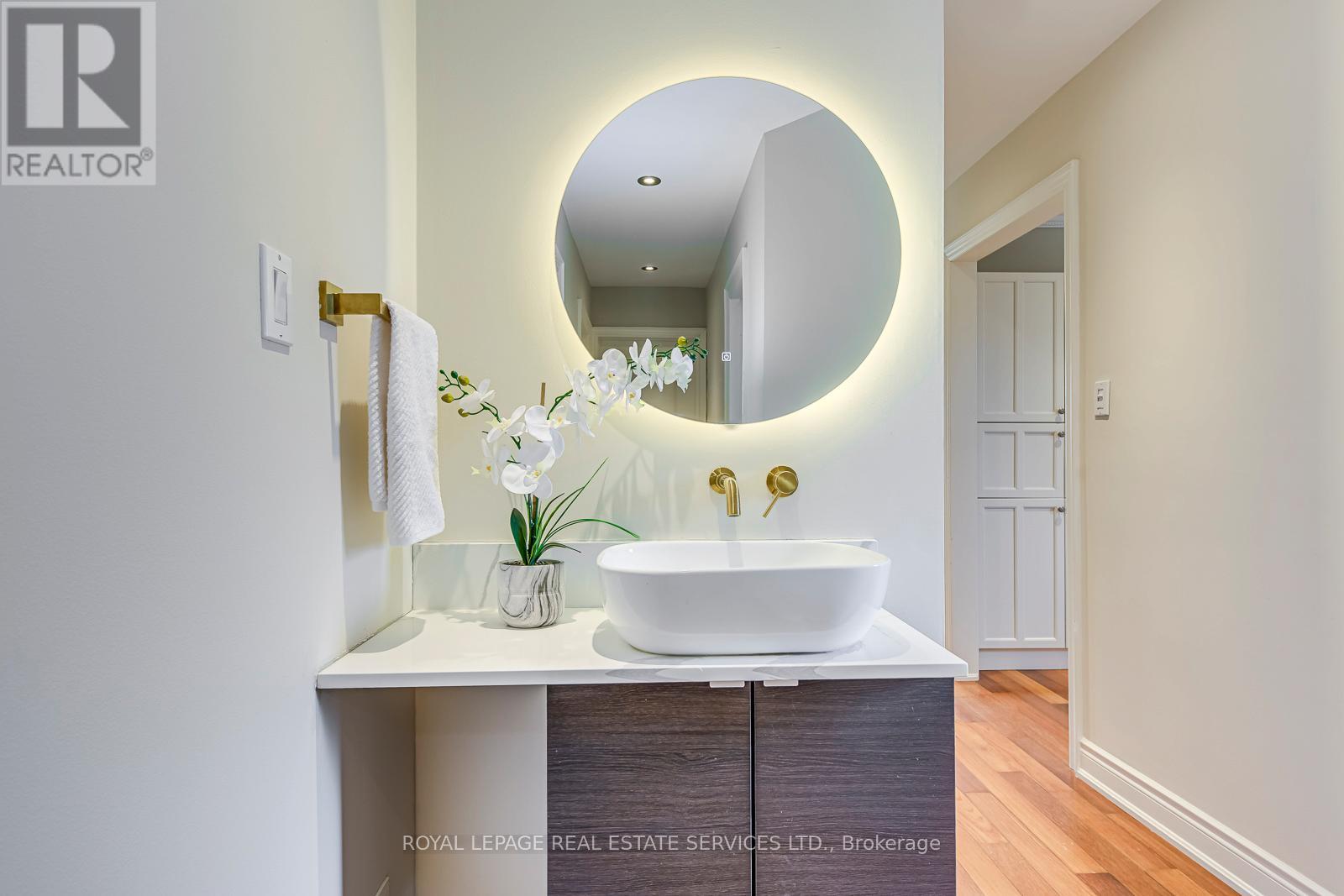 3125 Centennial Drive, Burlington, ON - Indoor Photo Showing Bathroom