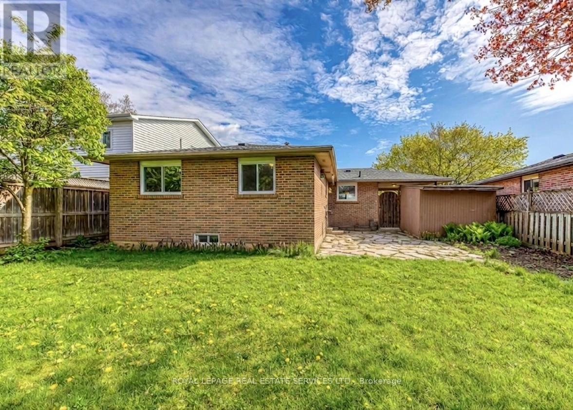 3125 Centennial Drive, Burlington, ON - Outdoor